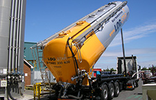Semi Trailer Tipping Tanks for rental